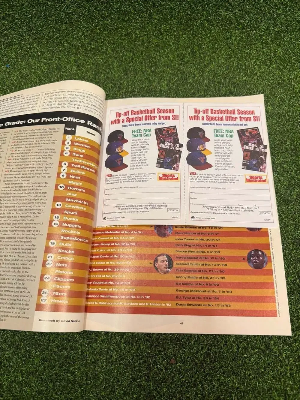 Sports Illustrated Presents Pro Basketball 95-96 Premier Edition Magazine